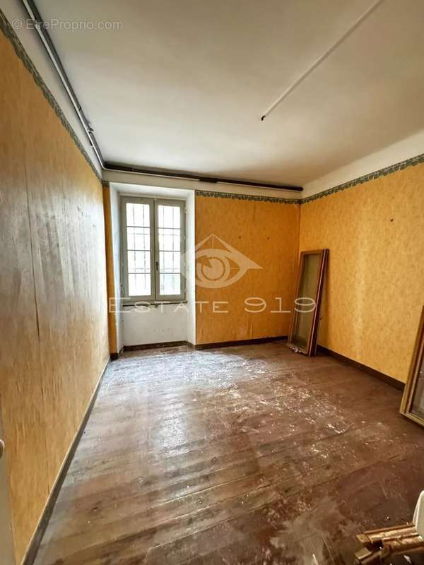 Appartement à LE MUY