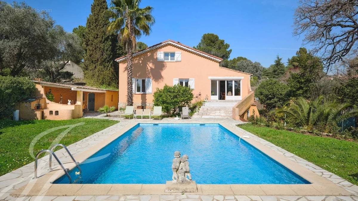 Maison à MOUGINS