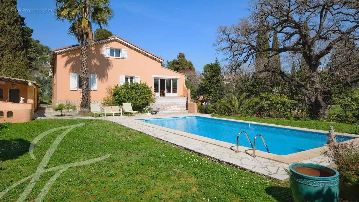 Maison à MOUGINS