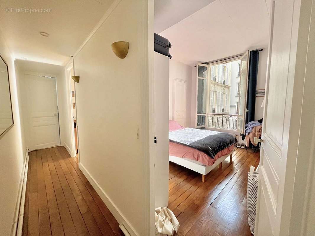 Appartement à PARIS-17E