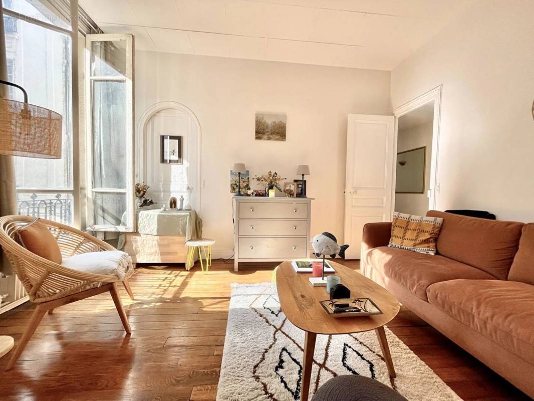 Appartement à PARIS-17E