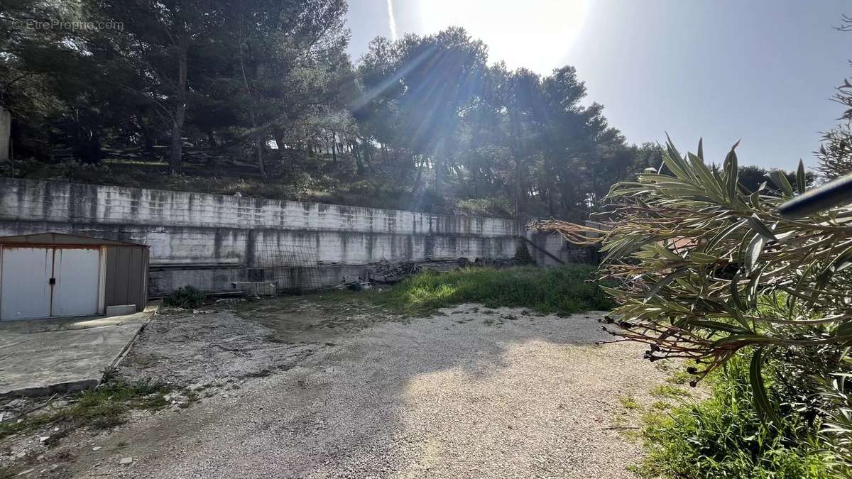 Terrain à PORT-DE-BOUC