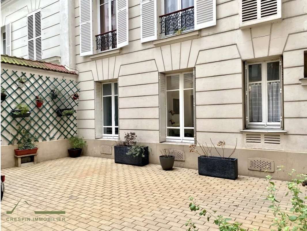 Appartement à PARIS-17E