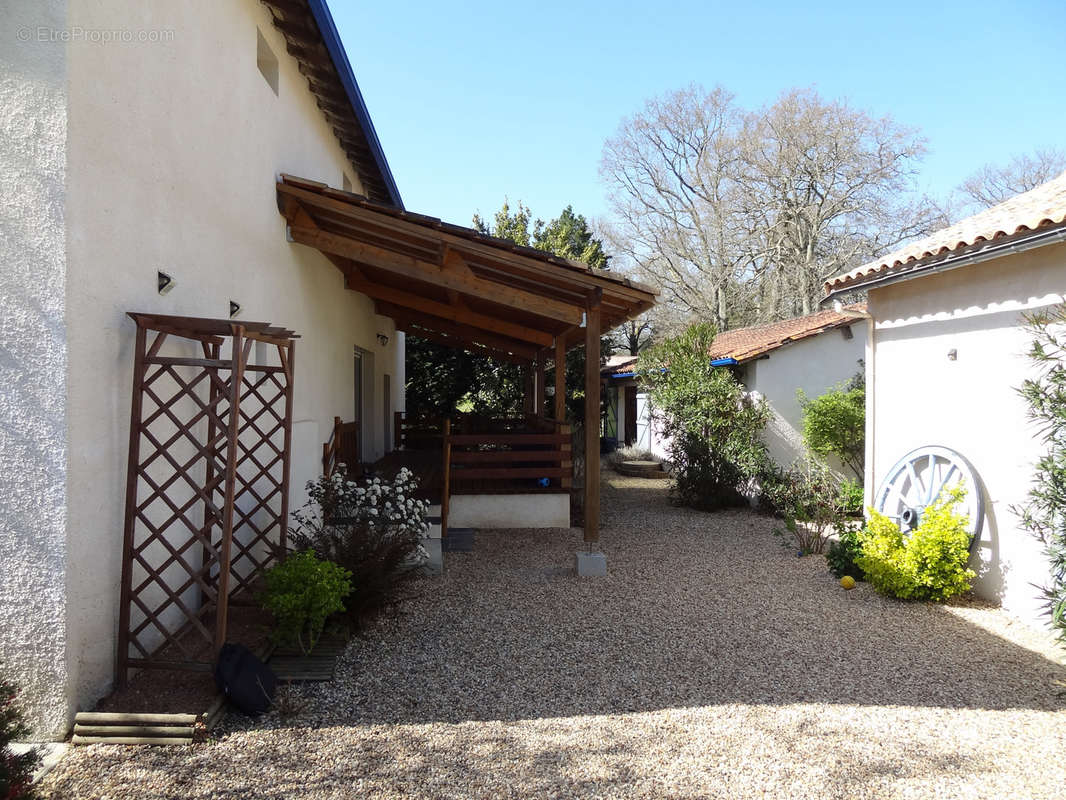 Maison à ECHOURGNAC