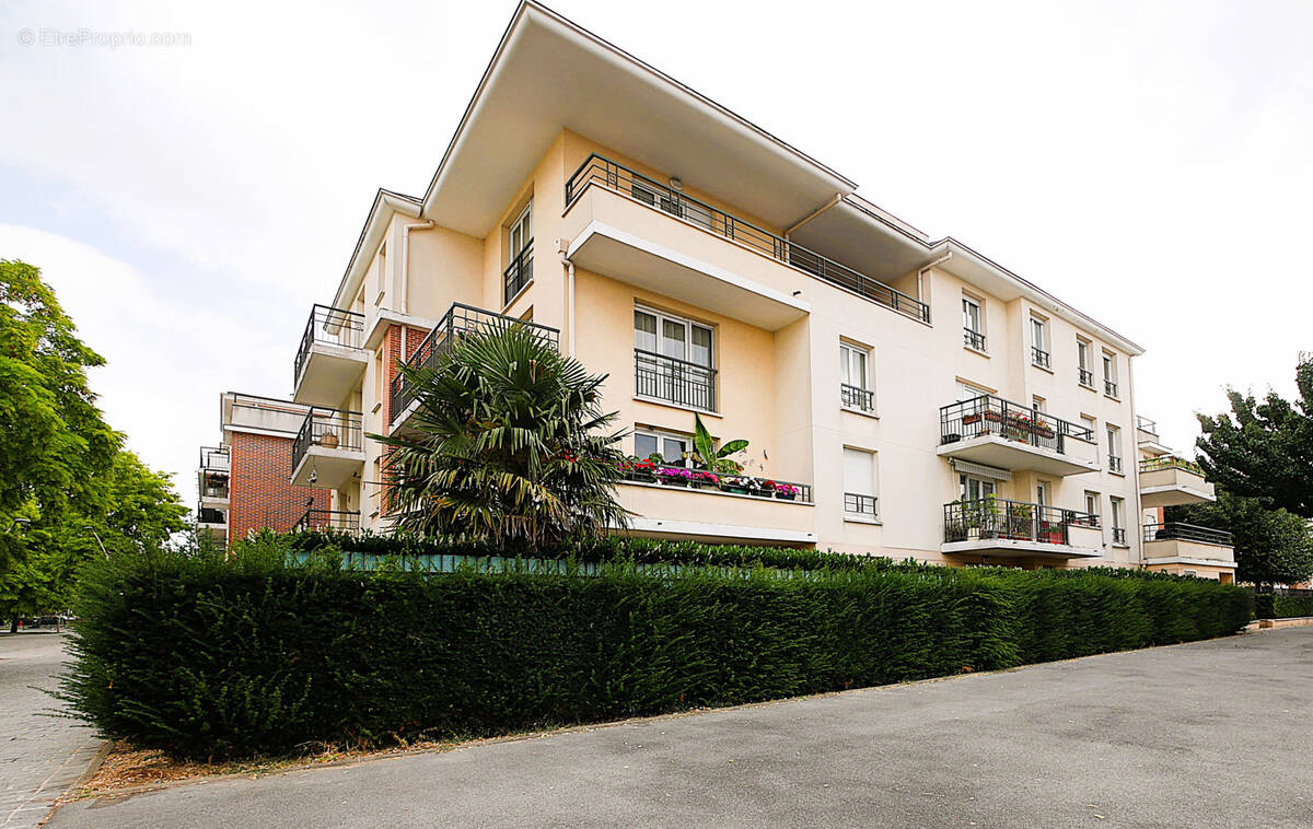 Appartement à LE BLANC-MESNIL