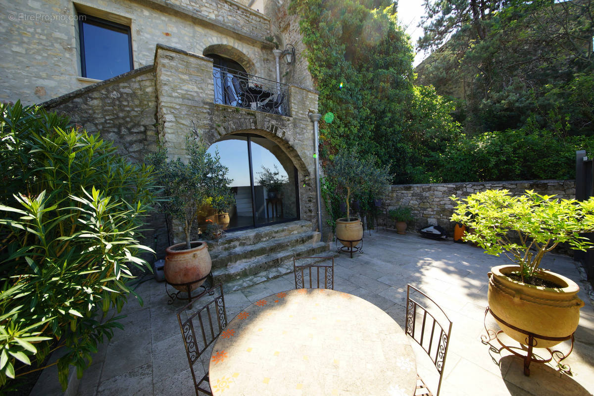 Maison à VAISON-LA-ROMAINE