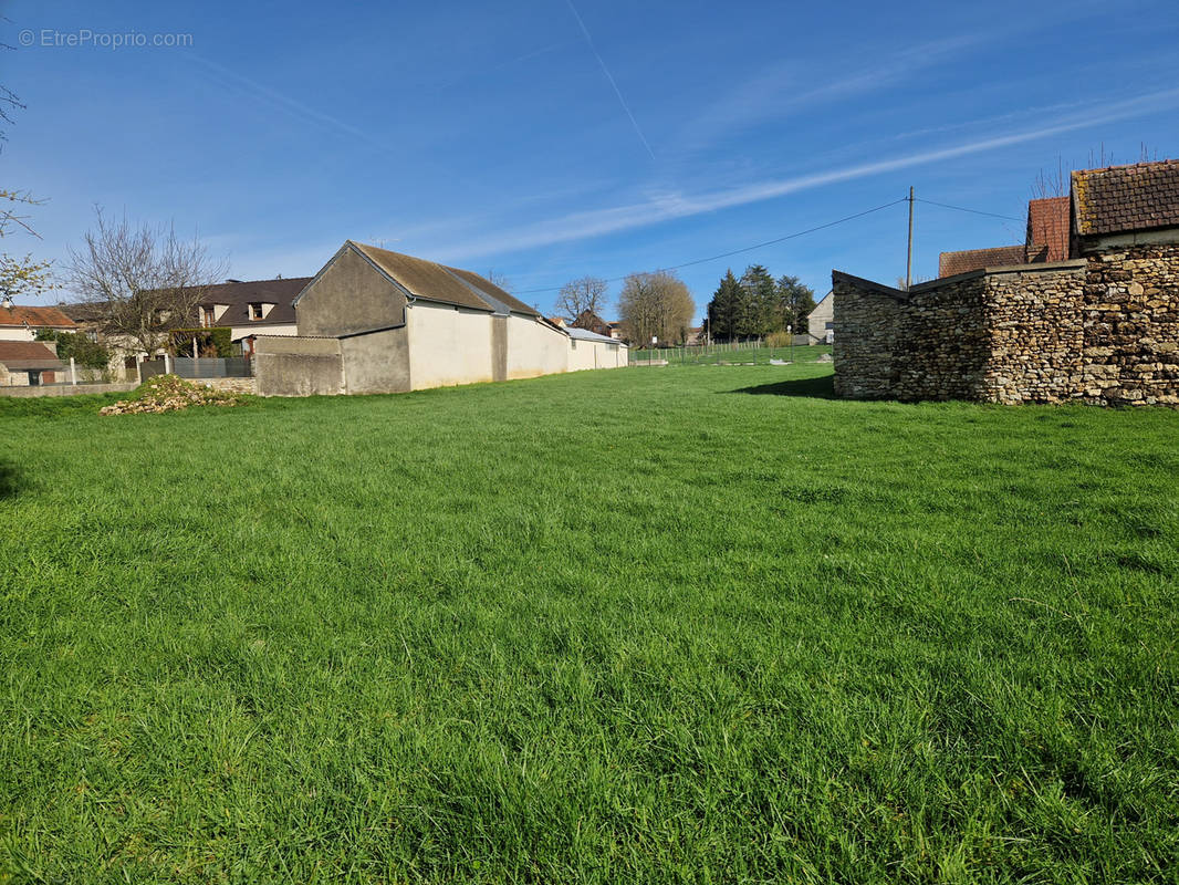 Terrain à LONGNES