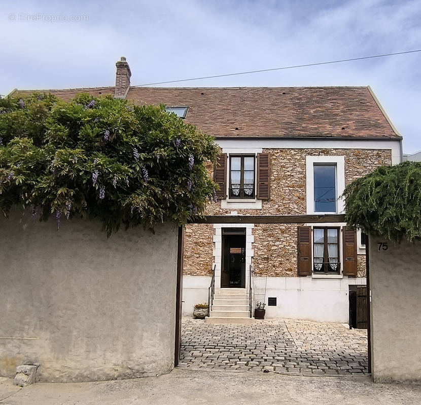 Maison à BALLAINVILLIERS