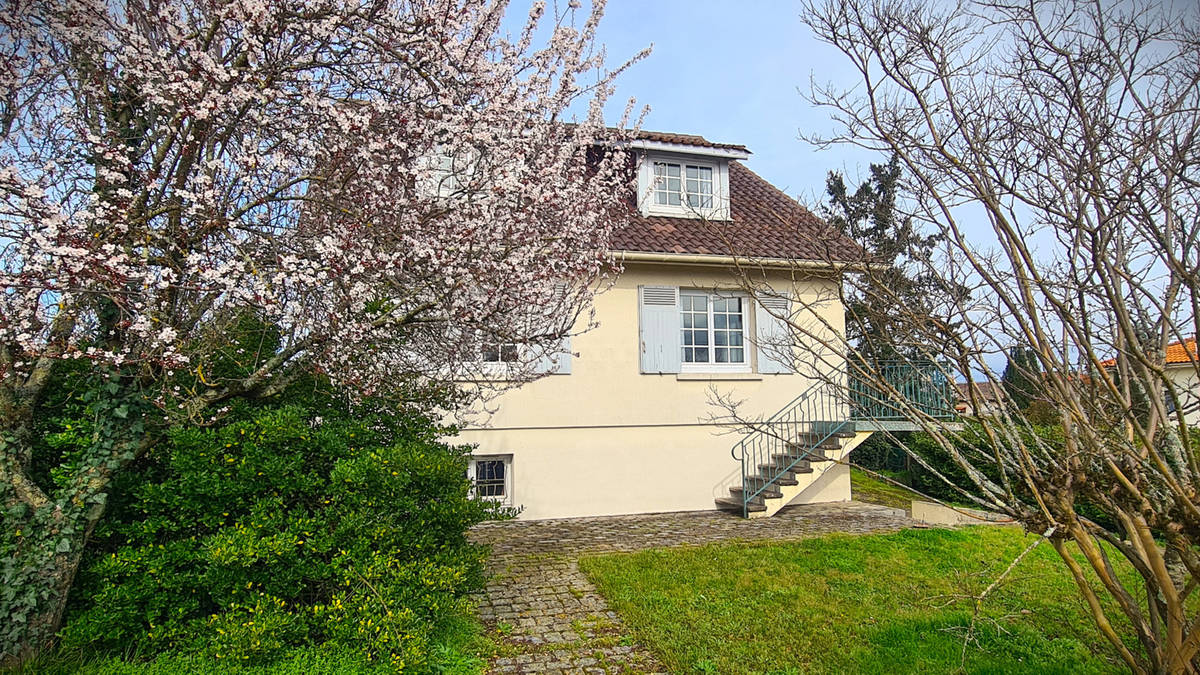 Maison à SAINT-ANDRE-DE-CUBZAC