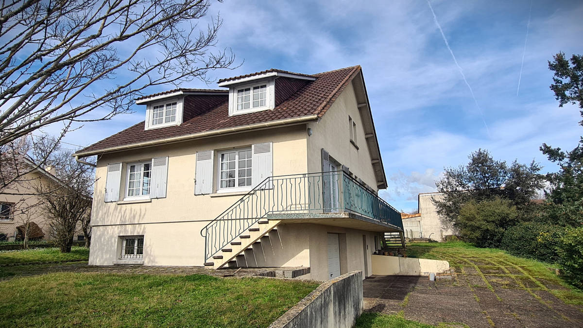 Maison à SAINT-ANDRE-DE-CUBZAC