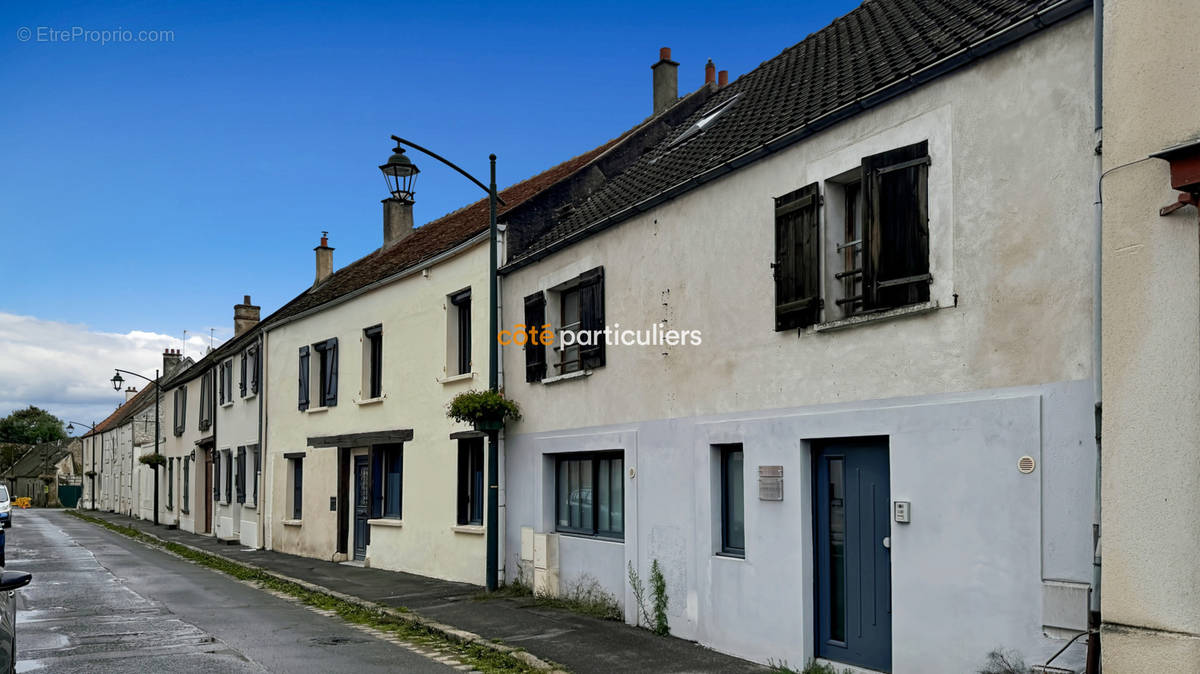 Appartement à GRISY-SUISNES