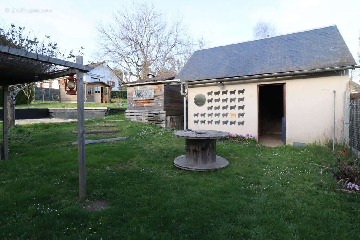 Maison à TREIGNAC