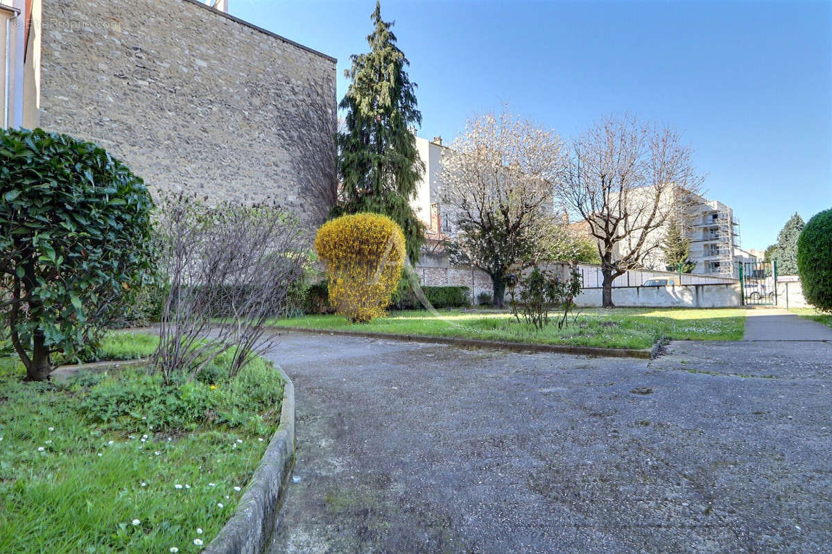 Appartement à AUBERVILLIERS