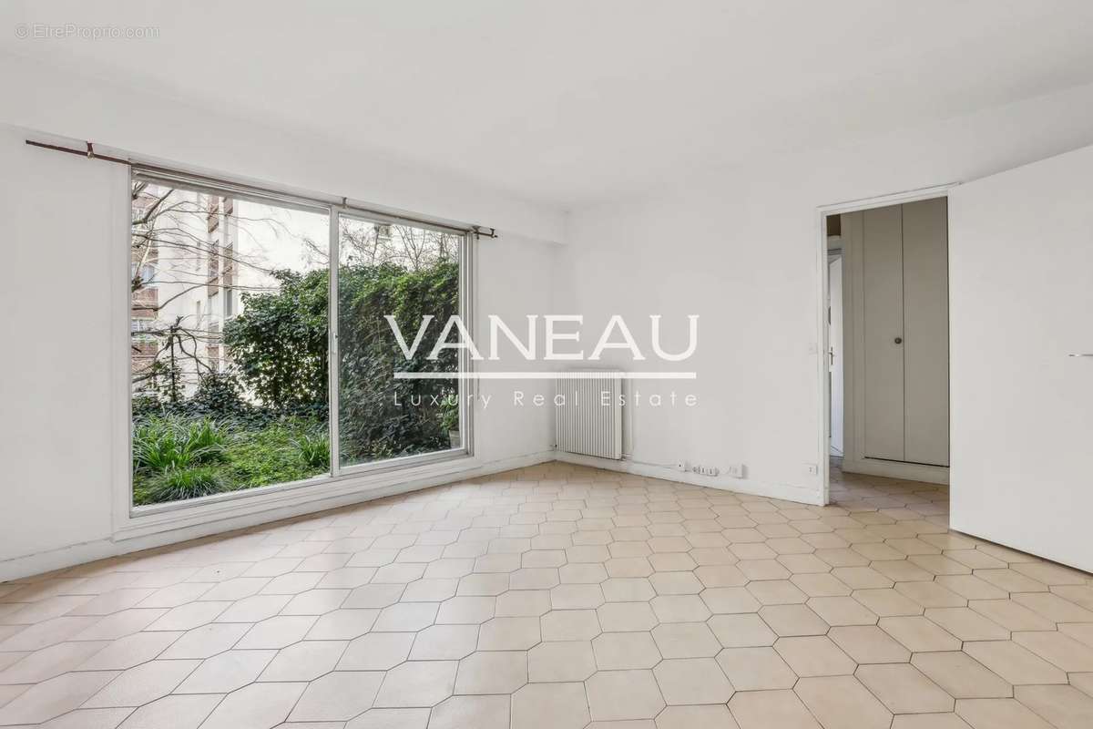 Appartement à PARIS-20E