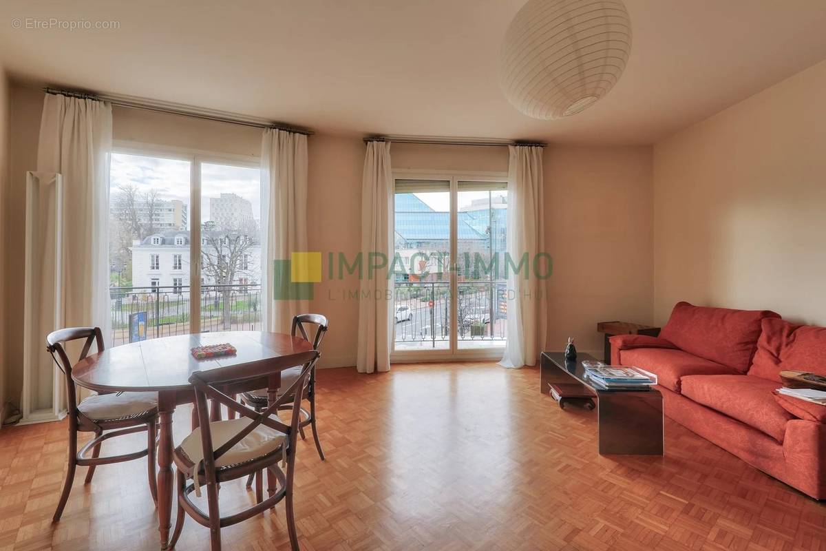 Appartement à COURBEVOIE