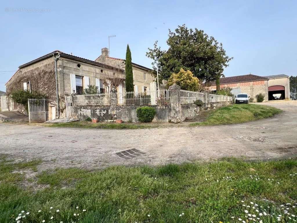 Maison à SAINT-VIVIEN-DE-BLAYE