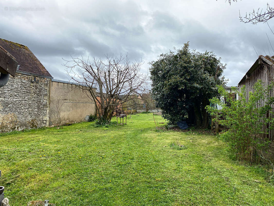 Maison à ROUFFIGNAC-SAINT-CERNIN-DE-REILHAC