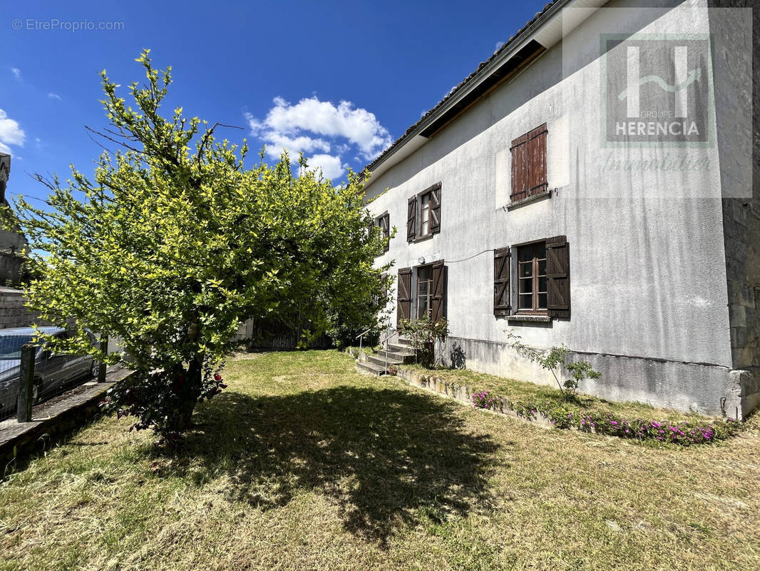 Maison à REIGNAC