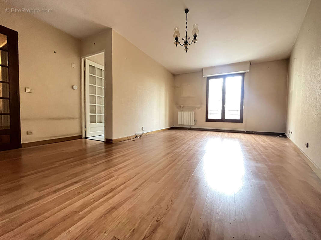 Appartement à PARIS-20E