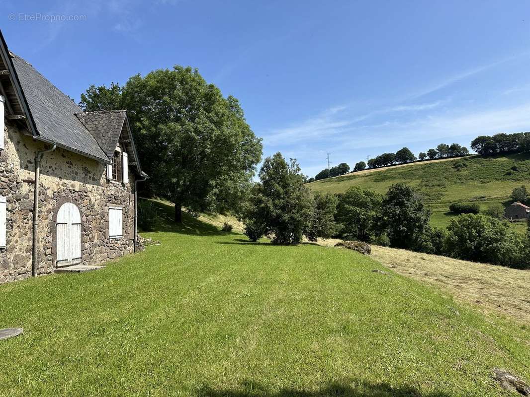 Maison à SAINT-CERNIN