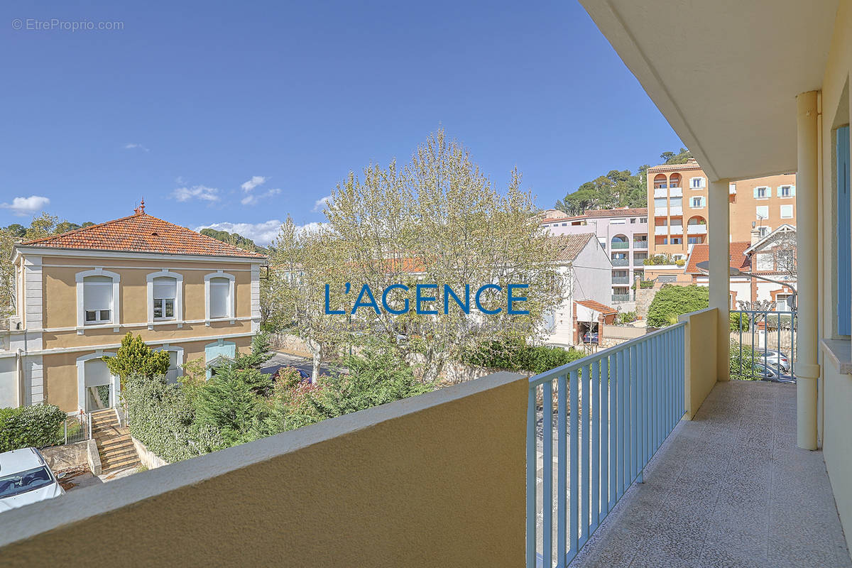 Appartement à HYERES