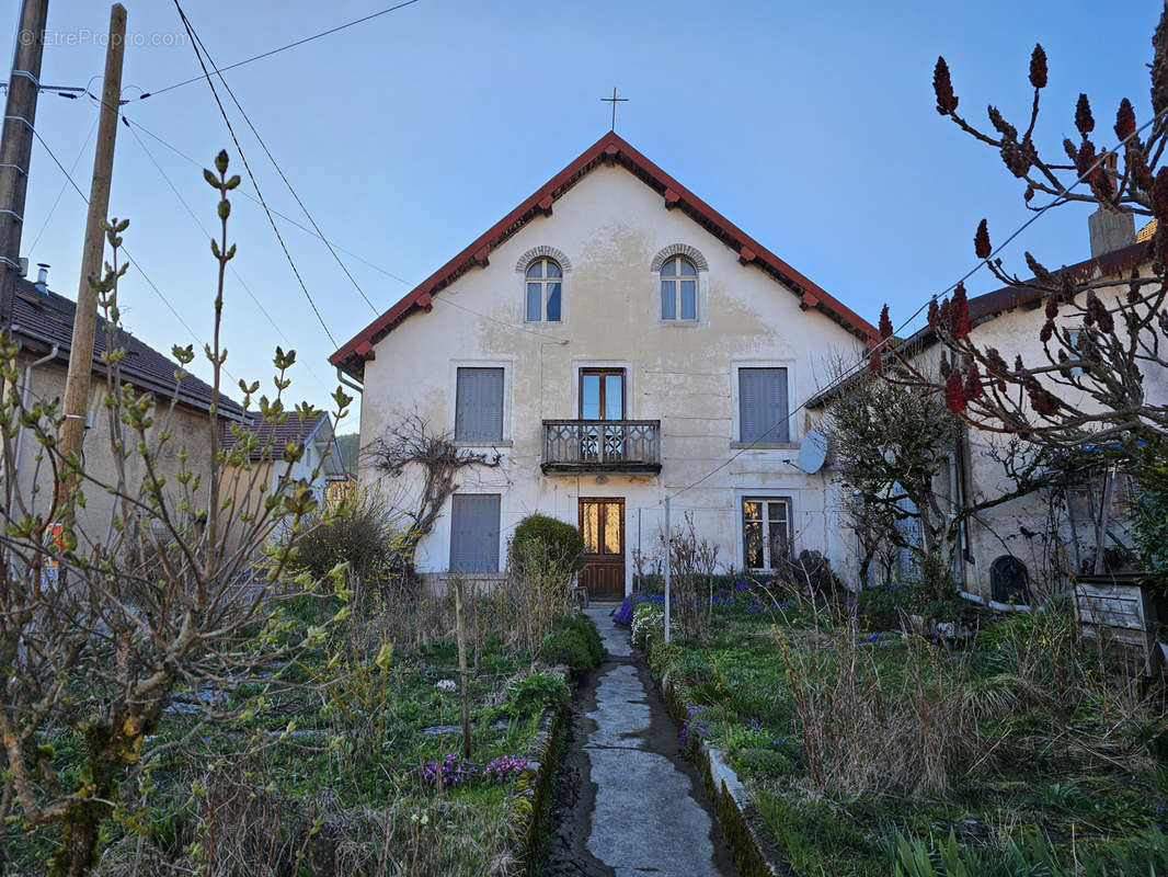 Maison à ORCHAMPS-VENNES