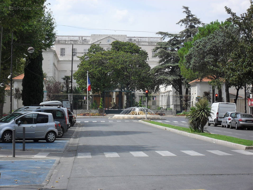 Commerce à DRAGUIGNAN