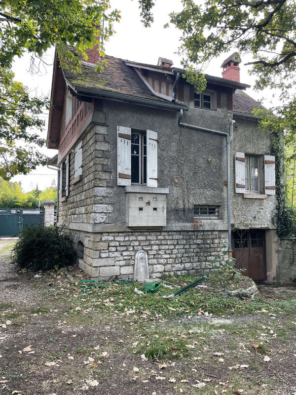 Maison à DAMMARIE-LES-LYS