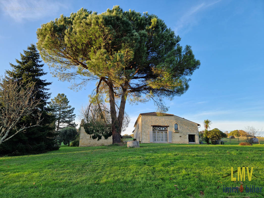 Maison à RAUZAN