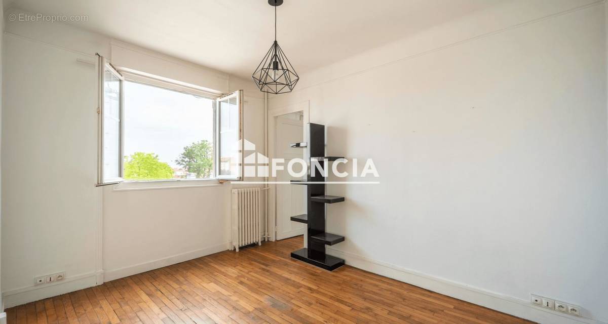 Appartement à COLOMBES