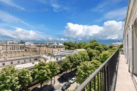 Appartement à PARIS-17E