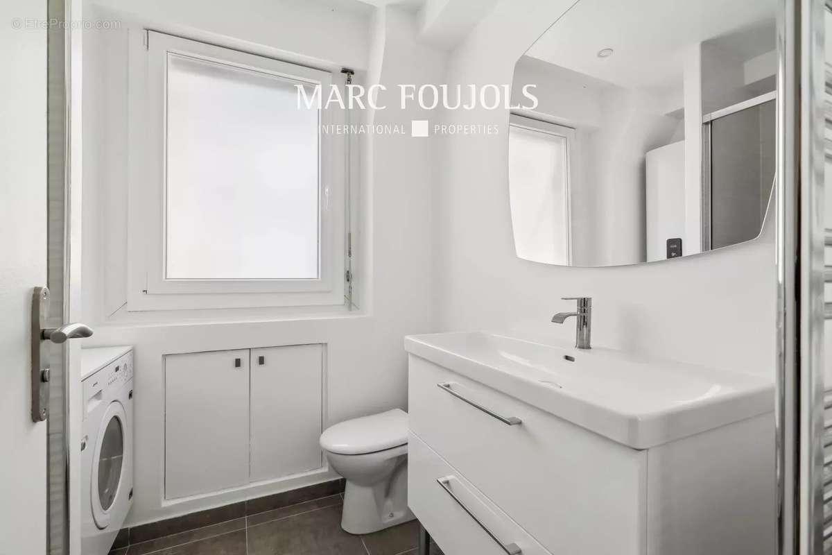 Appartement à PARIS-8E