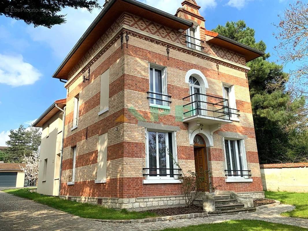 Maison à CHAMPIGNY-SUR-MARNE