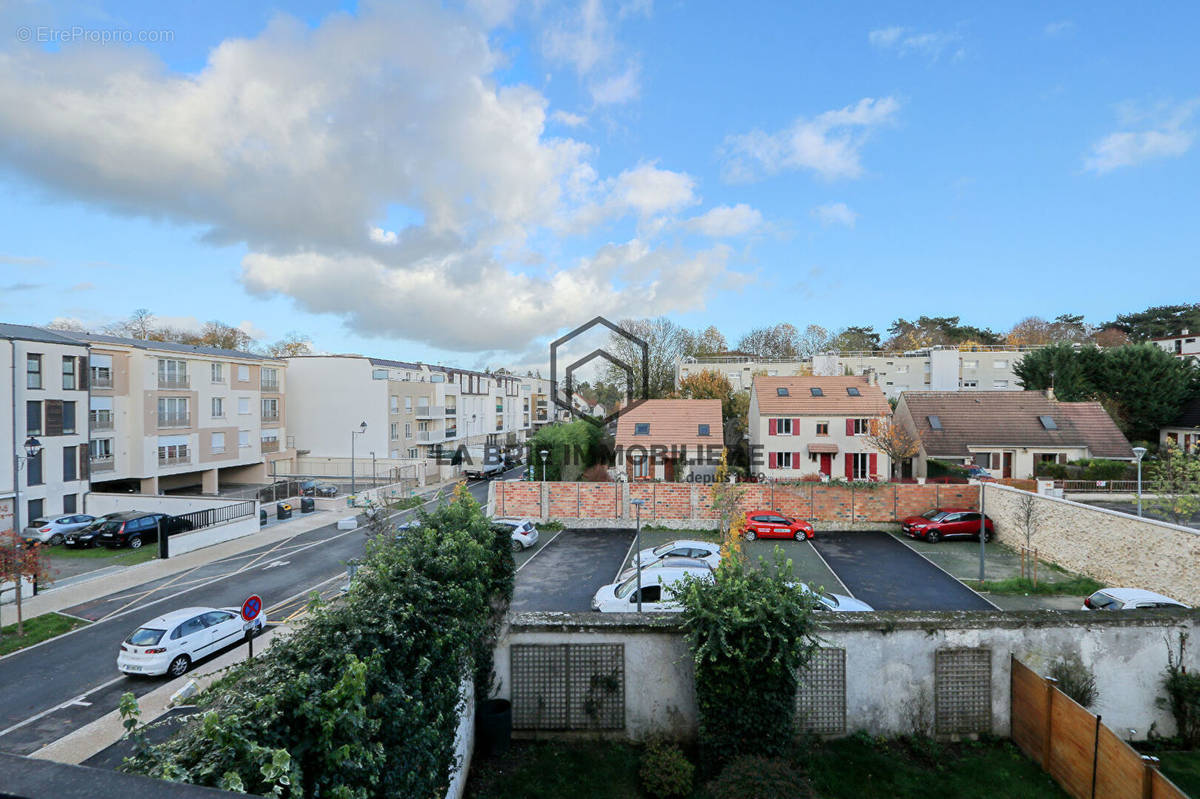 Appartement à BRIE-COMTE-ROBERT