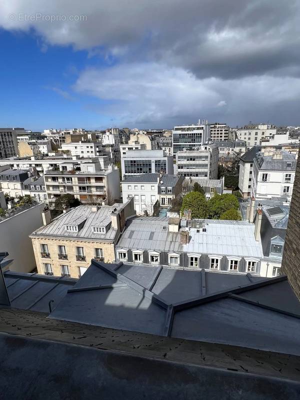 Appartement à NEUILLY-SUR-SEINE