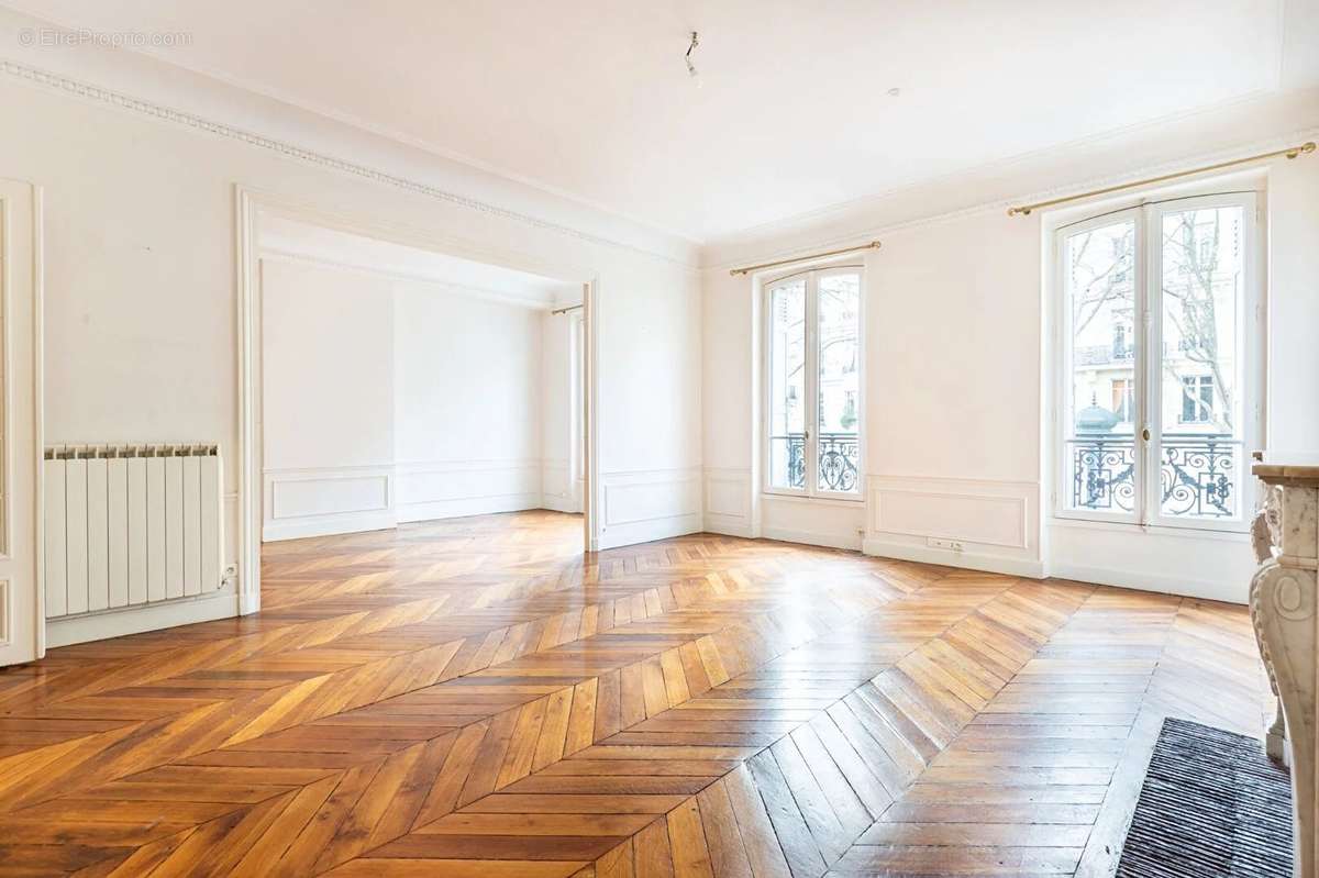 Appartement à PARIS-17E