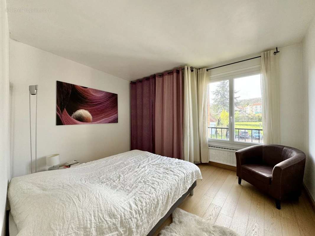 Appartement à VERRIERES-LE-BUISSON