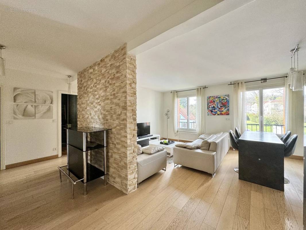 Appartement à VERRIERES-LE-BUISSON