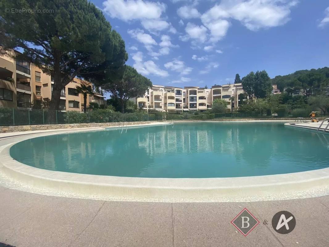 Appartement à MOUGINS