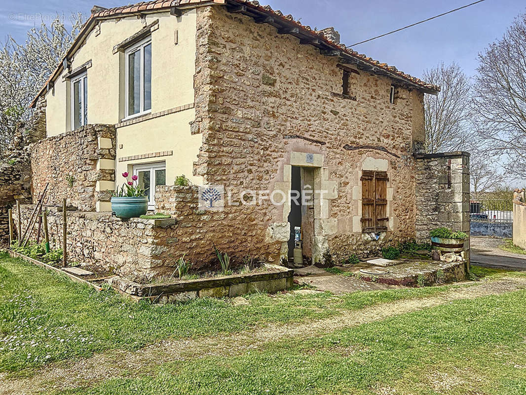 Maison à MARNES