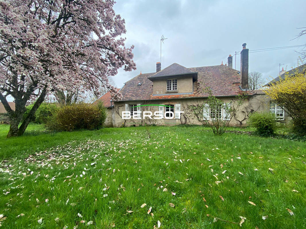 Maison à VORAY-SUR-L&#039;OGNON