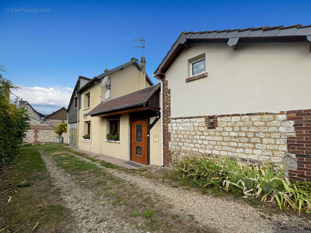 Maison à TOURVILLE-LA-RIVIERE