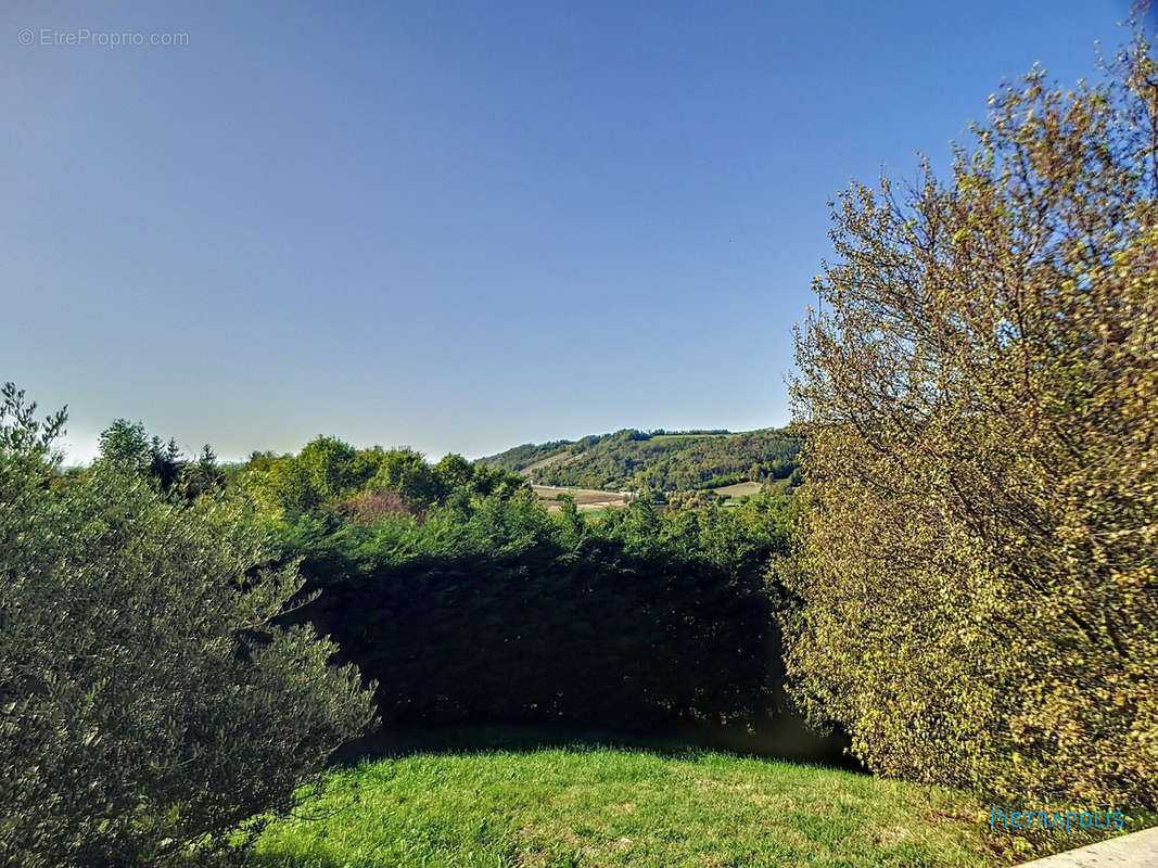 Vue sur la campagne - Maison à BOURGOIN-JALLIEU