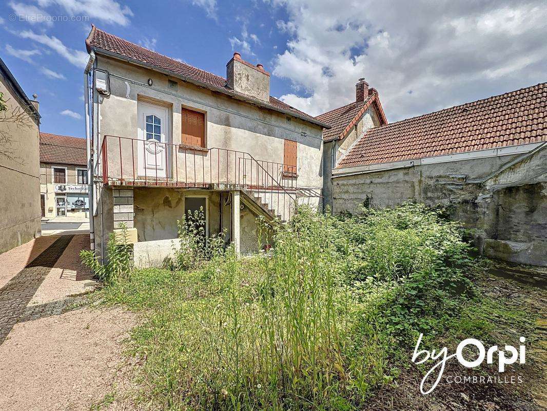 Appartement à SAINT-ELOY-LES-MINES