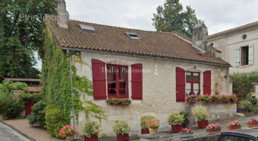 Maison à BOURDEILLES