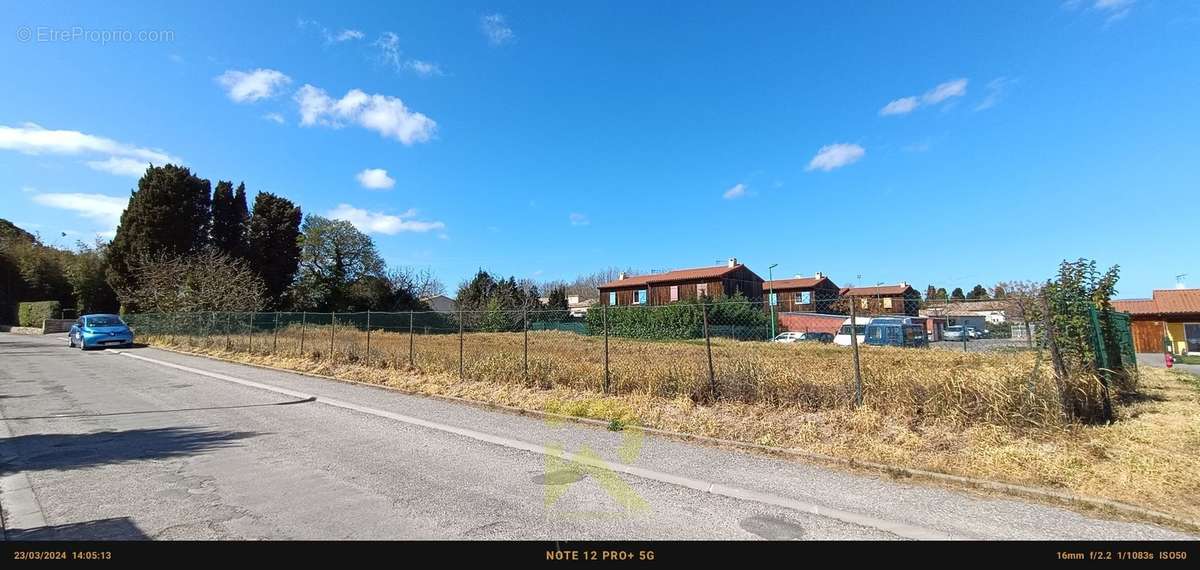 Terrain à CAUX-ET-SAUZENS