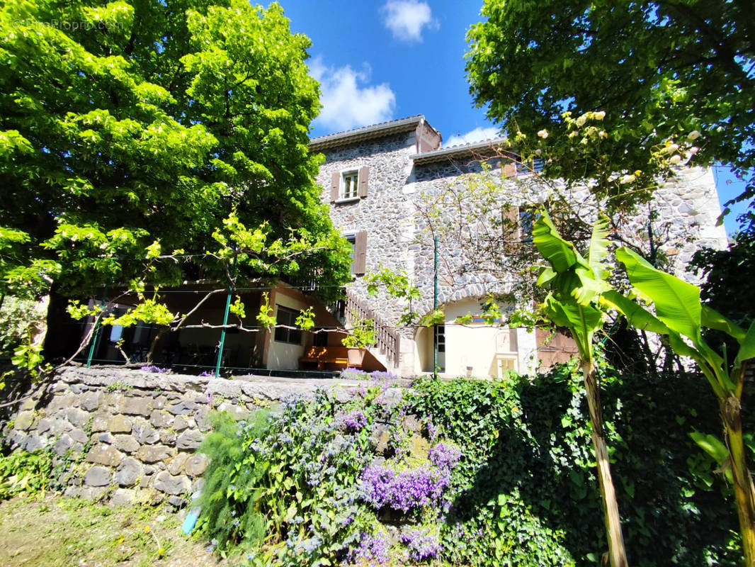 Maison à LUSSAS