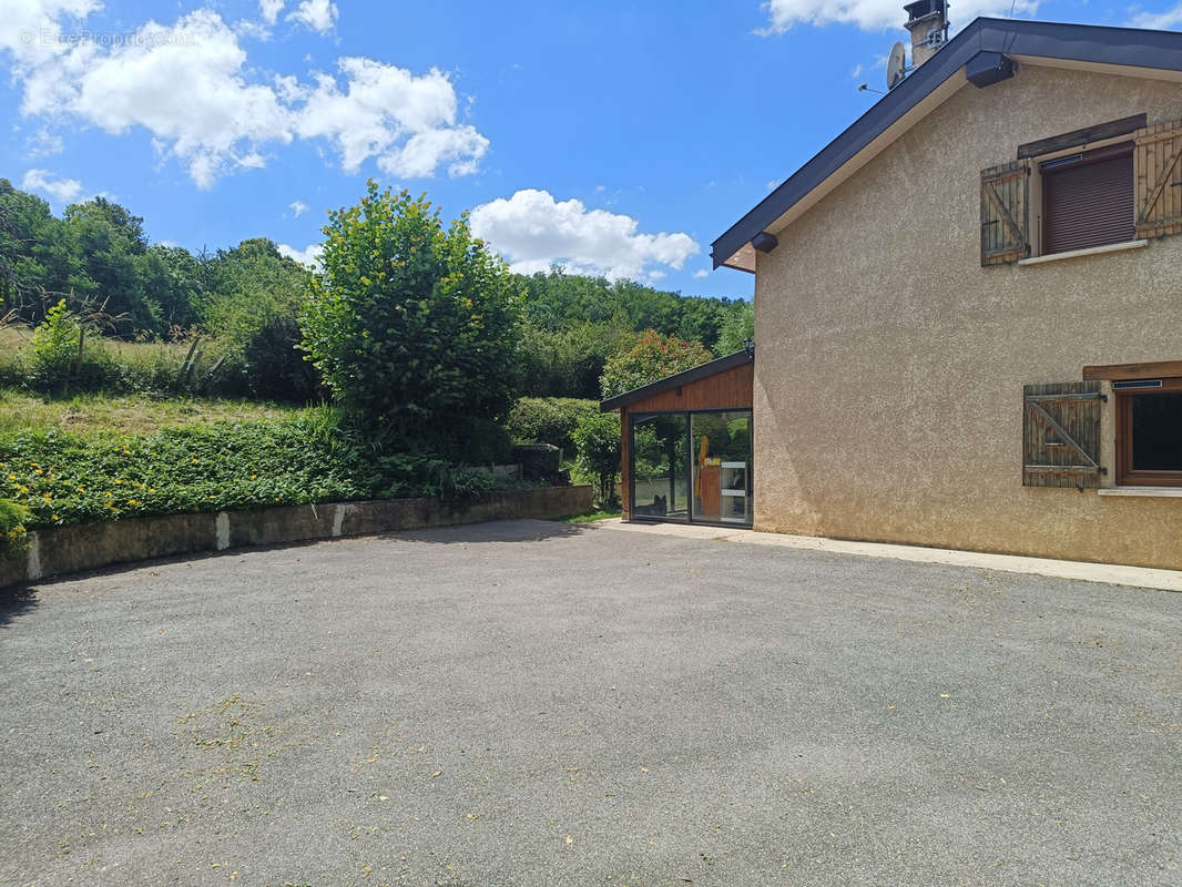 Maison à SAINT-SORLIN-EN-VALLOIRE