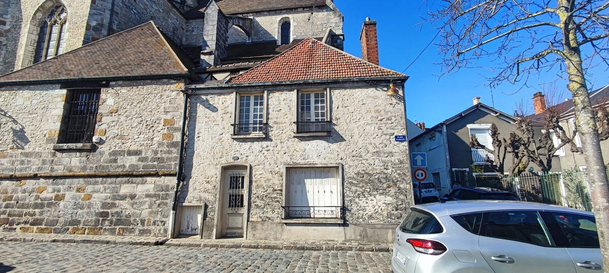 Maison à ETAMPES