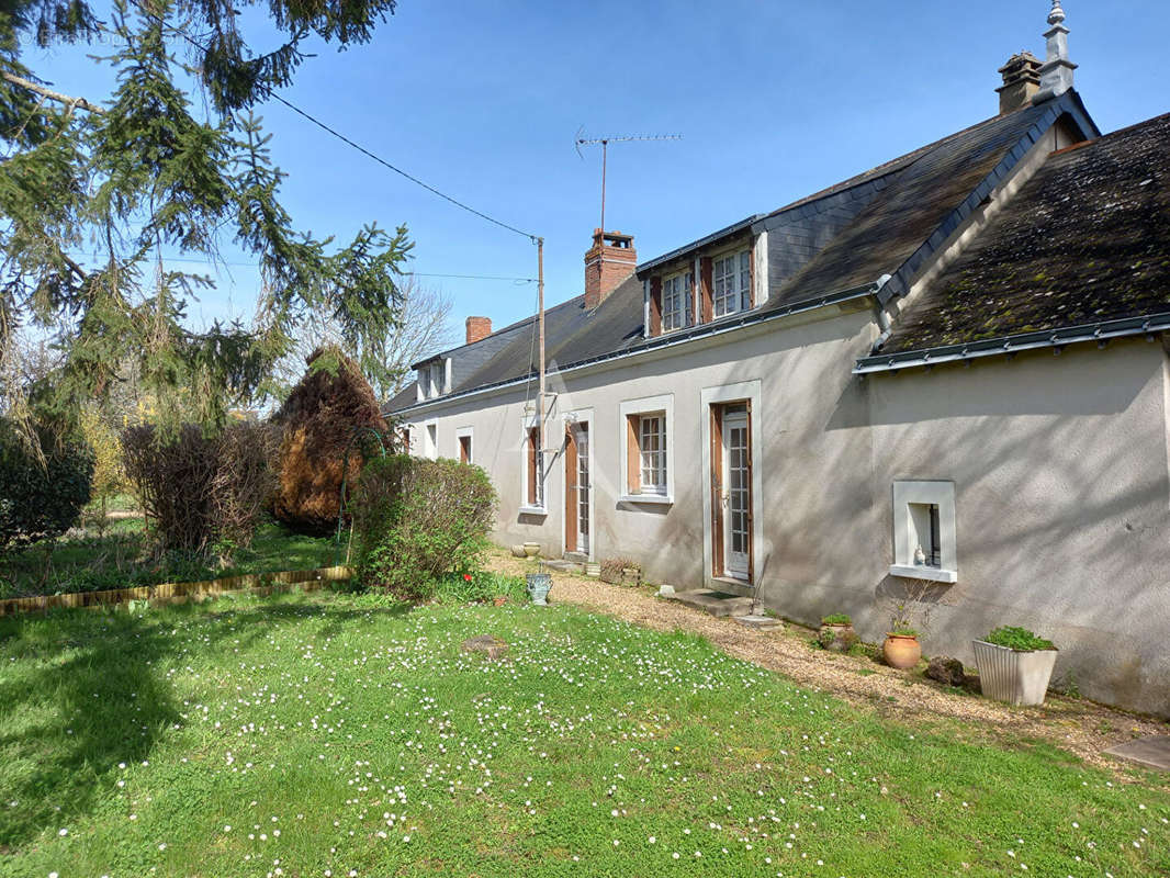 Maison à CHATEAUNEUF-SUR-SARTHE